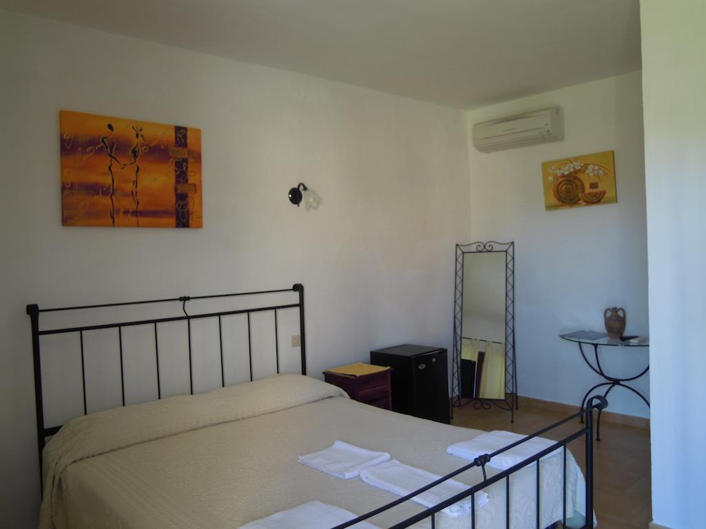 ホテルAgriturismo Candela アルツァケーナ 部屋 写真